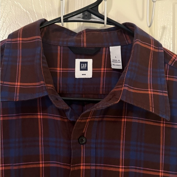 GAP Men's Button Down Shirt - Navy and Red Plaid - Picture 3 of 8